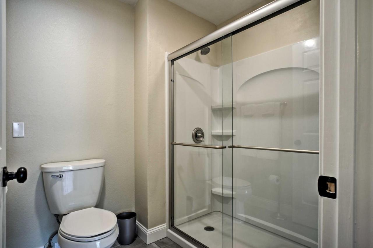 Branson Condo With Pool Access, Walk To Fishing Εξωτερικό φωτογραφία